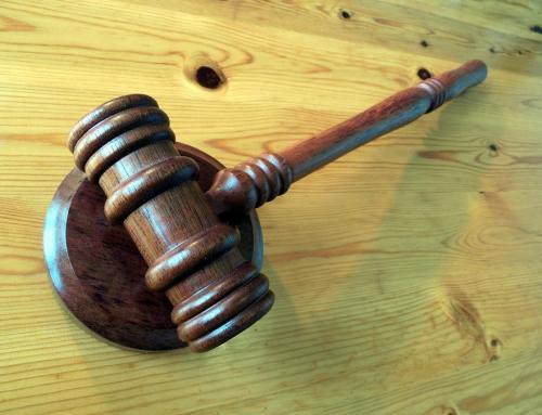 Venta de inmueble mediante subasta notarial: procedimiento y garantías